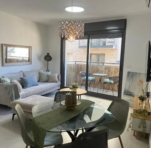 Agrippas Suite - Suzan