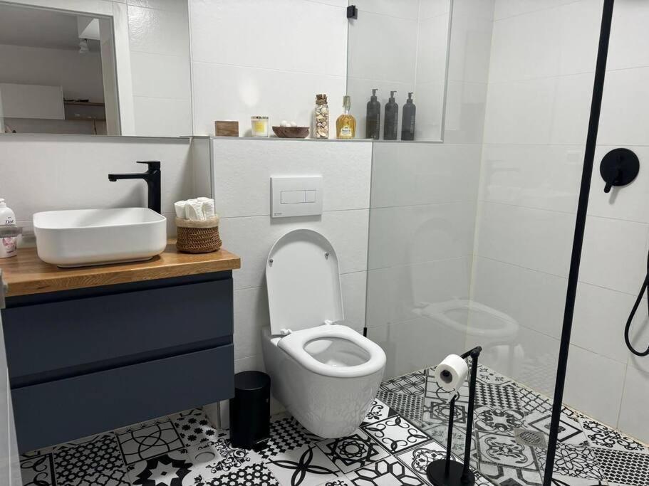 Agrippas - Suzan Apartment
